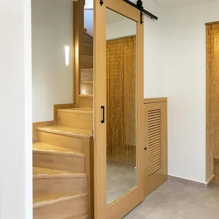 Antonakis Secret Pool & Hot Tub Hideaway *