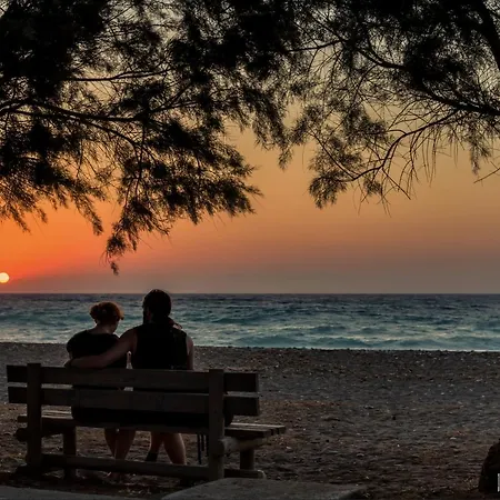 Antonakis Secret Pool & Hot Tub Hideaway Kremastí