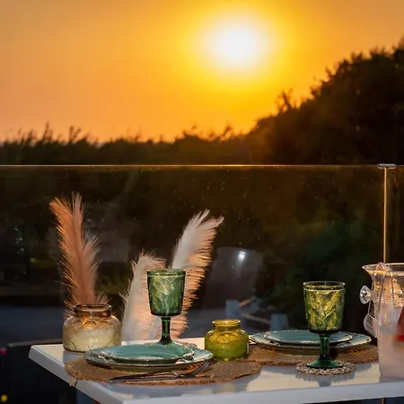 Villa Antonakisvilla - Luxury Pool, Jacuzzi & Seaview Retreat