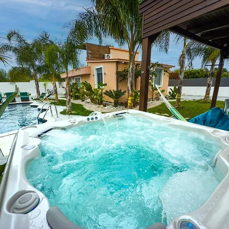 Antonakis Secret Pool & Hot Tub Hideaway Villa