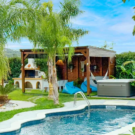 Antonakis Secret Pool & Hot Tub Hideaway *