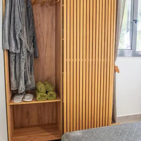 Antonakis Secret Pool & Hot Tub Hideaway Villa