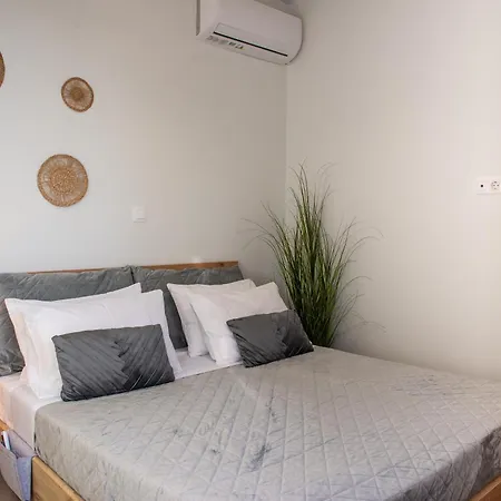 Antonakis Secret Pool & Hot Tub Hideaway * Kremastí