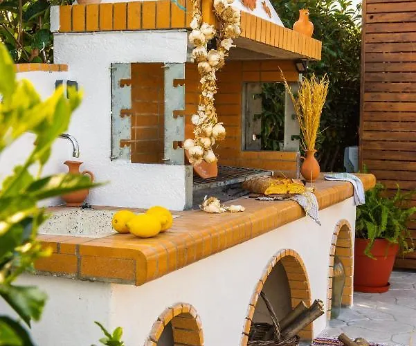Antonakis Secret Pool & Hot Tub Hideaway * Kremastí