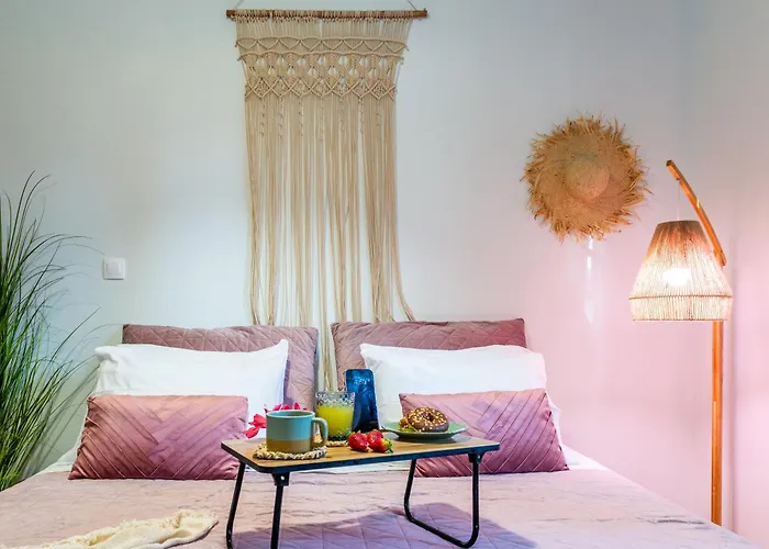 Willa Antonakis Secret Pool & Hot Tub Hideaway *