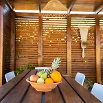 Antonakis Secret Pool & Hot Tub Hideaway Вилла