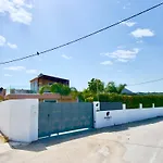 Antonakis Secret Pool & Hot Tub Hideaway Вилла *