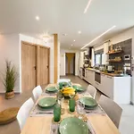 Antonakis Secret Pool & Hot Tub Hideaway