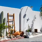 Antonakis Secret Pool & Hot Tub Hideaway