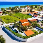 Antonakis Secret Pool & Hot Tub Hideaway *