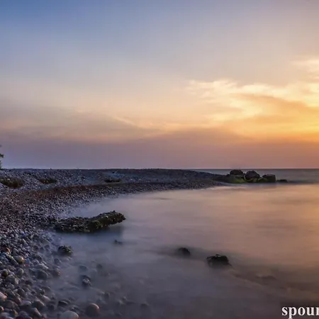 Antonakis Secret Pool & Hot Tub Hideaway Kremastí