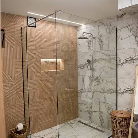 Βίλα Antonakisvilla - Luxury Pool, Jacuzzi & Seaview Retreat *