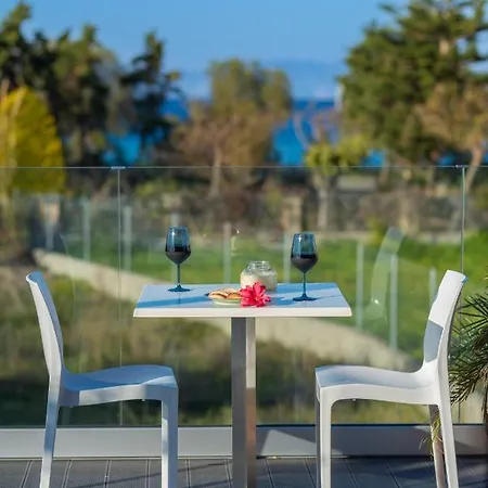 Antonakisvilla - Luxury Pool, Jacuzzi & Seaview Retreat