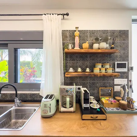 Antonakis Secret Pool & Hot Tub Hideaway * Kremastí