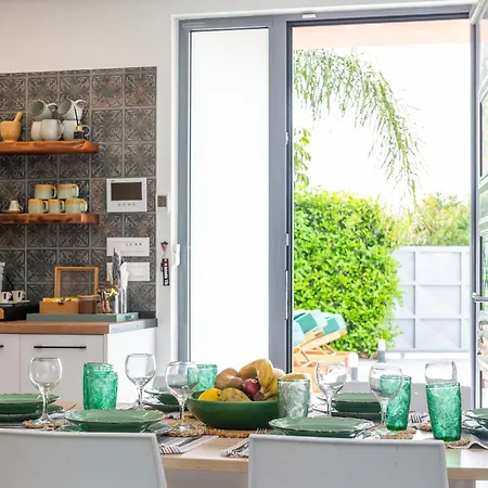 Antonakis Secret Pool & Hot Tub Hideaway Vila Kremastí