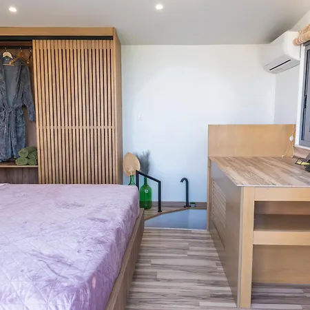 Vila Antonakis Secret Pool & Hot Tub Hideaway