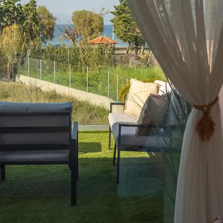 Antonakisvilla - Luxury Pool, Jacuzzi & Seaview Retreat Villa *