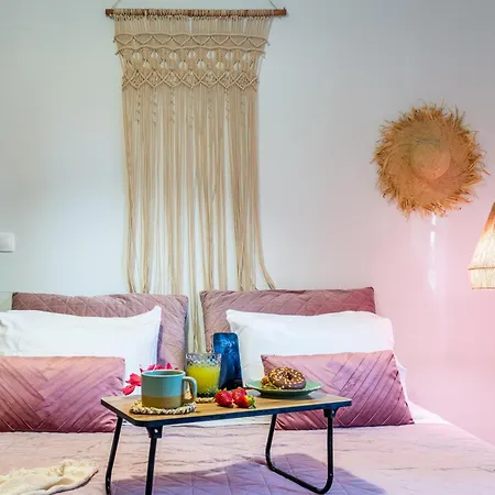 Vila Antonakis Secret Pool & Hot Tub Hideaway *