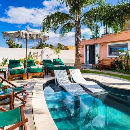 Antonakis Secret Pool & Hot Tub Hideaway * קרמסטי