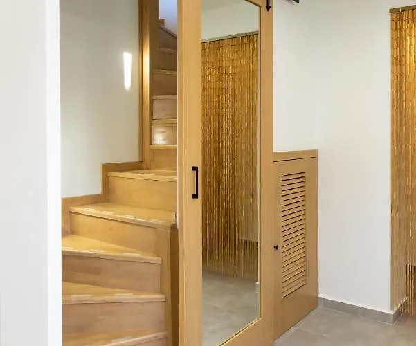 Antonakis Secret Pool & Hot Tub Hideaway *