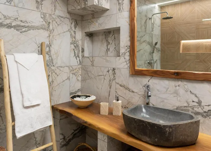 Antonakis Secret Pool & Hot Tub Hideaway קרמסטי