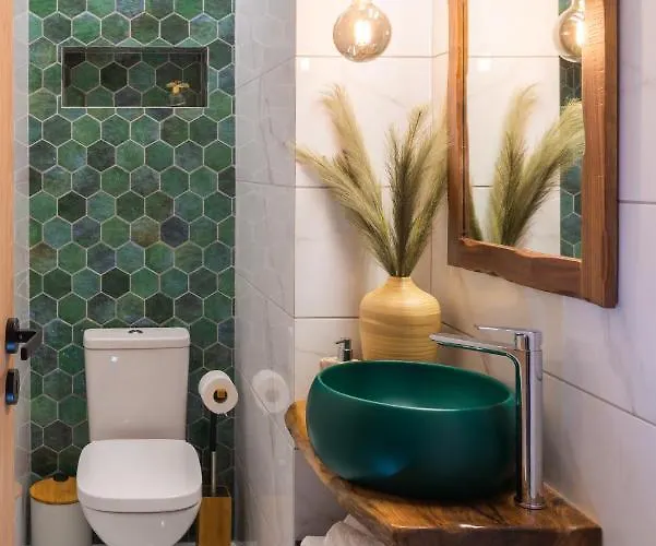 Antonakis Secret Pool & Hot Tub Hideaway וילה קרמסטי