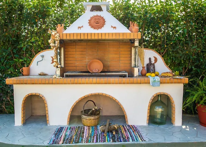 Antonakis Secret Pool & Hot Tub Hideaway *