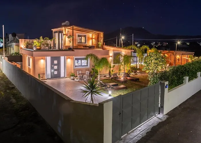 Antonakis Secret Pool & Hot Tub Hideaway קרמסטי