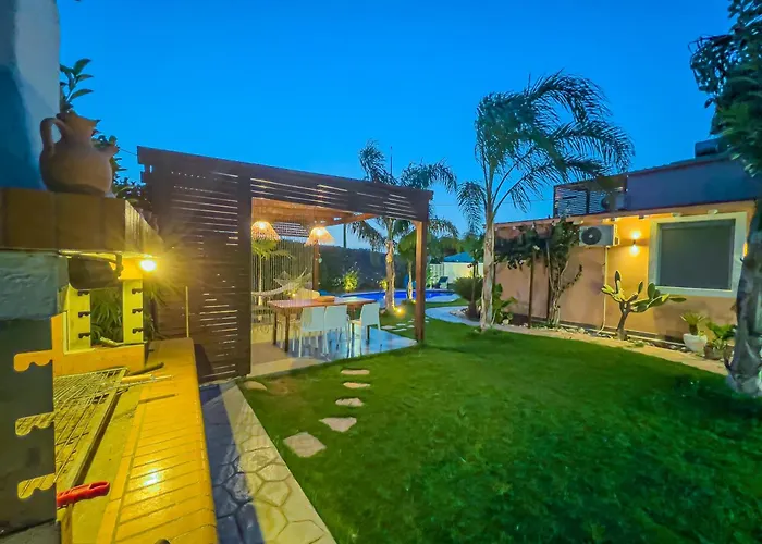 Antonakis Secret Pool & Hot Tub Hideaway וילה קרמסטי