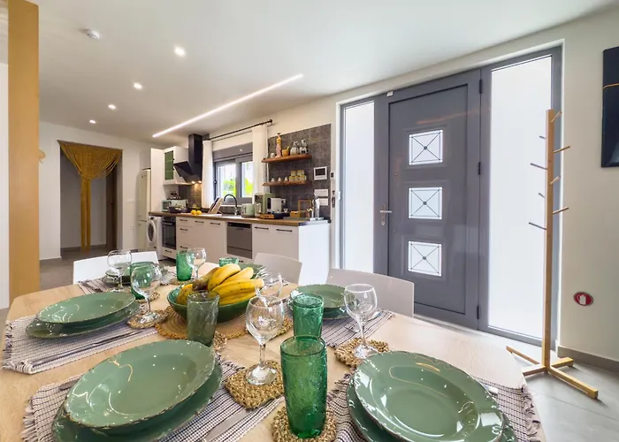 Antonakis Secret Pool & Hot Tub Hideaway ヴィラ クレマスティ