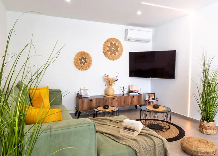 Antonakis Secret Pool & Hot Tub Hideaway ヴィラ クレマスティ