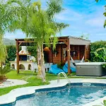 Antonakis Secret Pool & Hot Tub Hideaway *