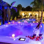 Antonakis Secret Pool & Hot Tub Hideaway ヴィラ *