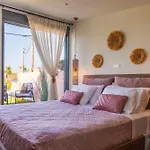 Antonakis Secret Pool & Hot Tub Hideaway Vilă *