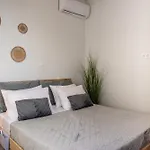 Antonakis Secret Pool & Hot Tub Hideaway * Kremastí