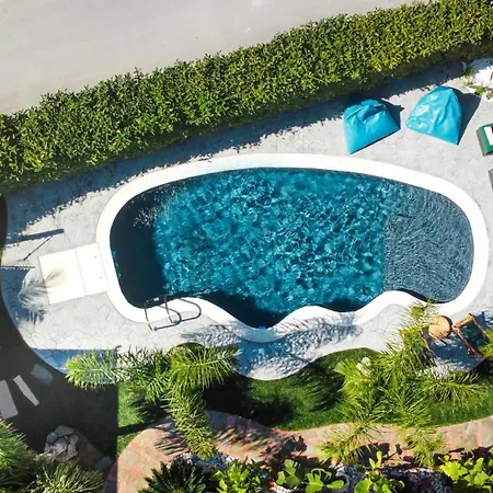 Antonakis Secret Pool & Hot Tub Hideaway * Kremastí