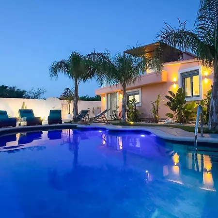 فيلة Antonakis Secret Pool & Hot Tub Hideaway