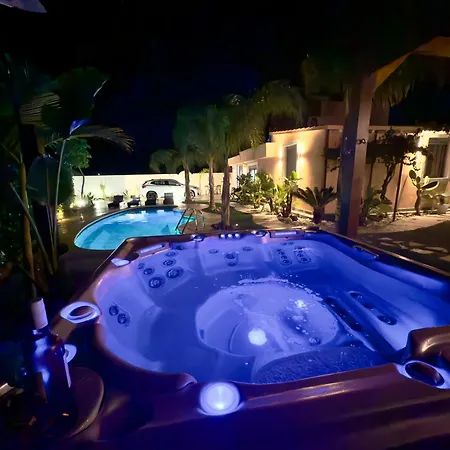 Antonakis Secret Pool & Hot Tub Hideaway فيلة Kremastí