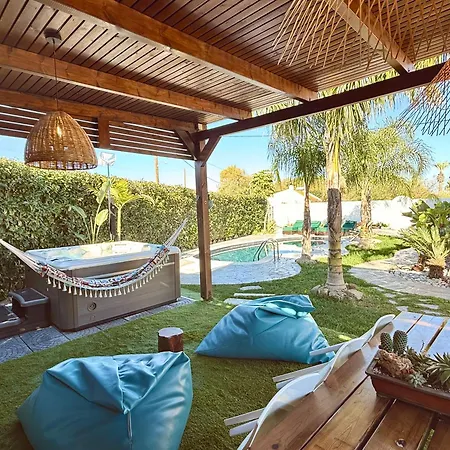 Antonakis Secret Pool & Hot Tub Hideaway *