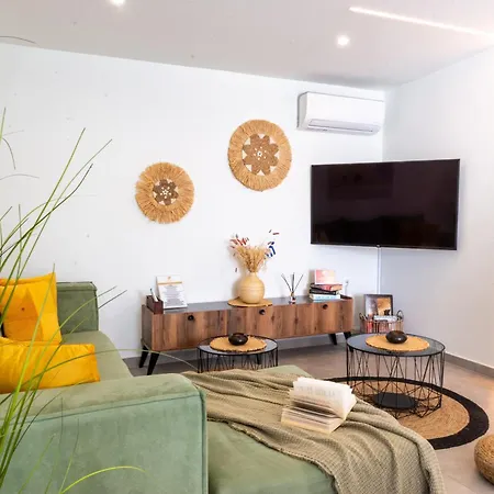 Antonakis Secret Pool & Hot Tub Hideaway فيلة Kremastí