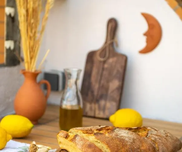 Antonakis Secret Pool & Hot Tub Hideaway Villa