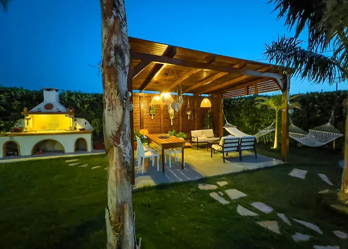 Villa Antonakis Secret Pool & Hot Tub Hideaway Kremasztí