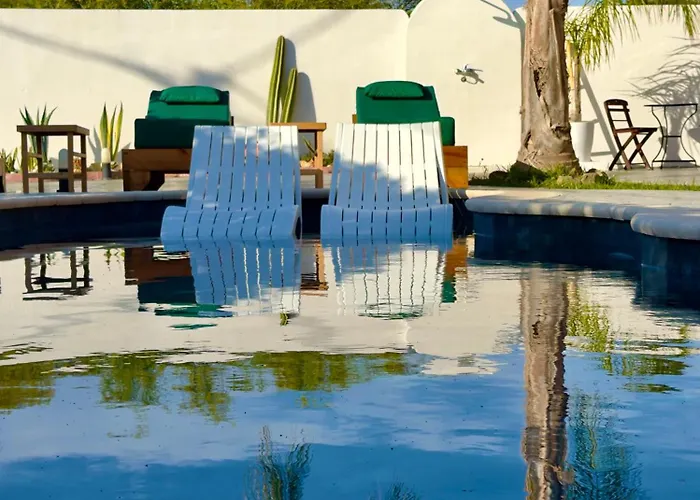 Antonakis Secret Pool & Hot Tub Hideaway Villa *